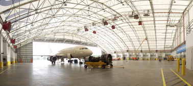 Κίνα Τα προκατασκευασμένα κτήρια υπόστεγων αεροπλάνων ζευκτόντων σωλήνων χάλυβα παρέχουν το μεγάλο δωμάτιο για το χώρο στάθμευσης αεροπλάνων προμηθευτής