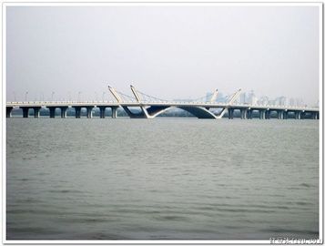 Κίνα Γαλβανισμένη προ-κατασκευασμένη προκατασκευασμένη γέφυρα της Bailey δομικού χάλυβα καυτής εμβύθισης συνήθειας προμηθευτής