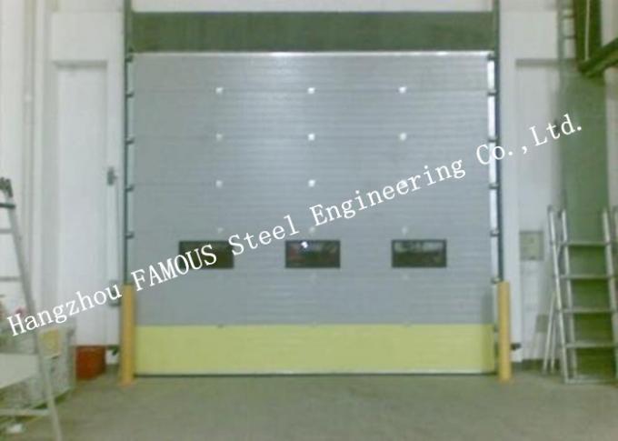 Τελειωμένο επιφάνειας παραθυρόφυλλο κυλίνδρων πορτών γκαράζ PVC αυτόματο βιομηχανικό με το οπτικό παράθυρο 0